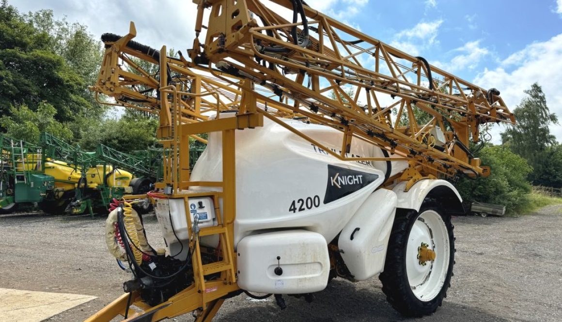 KNIGHT TRAILBLAZER 4200 28M - 2014 (3)